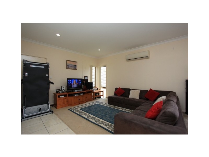 2 Tamarind Street, North Lakes QLD 4509