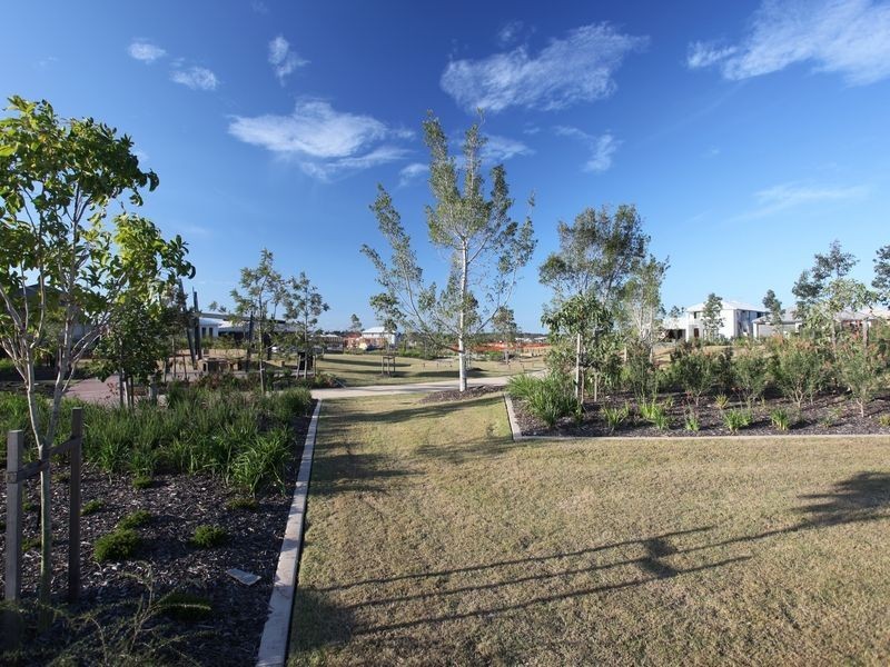 7 First Street, North Lakes QLD 4509