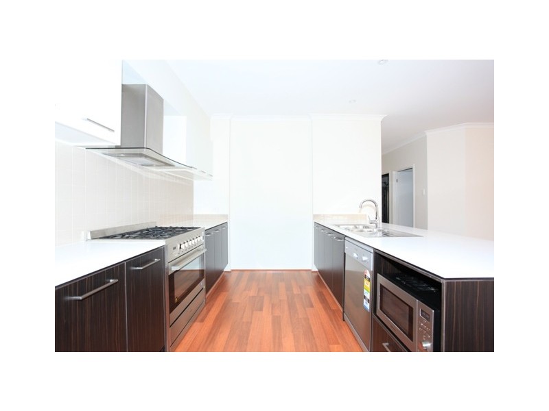 120 Mackintosh Drive, North Lakes QLD 4509