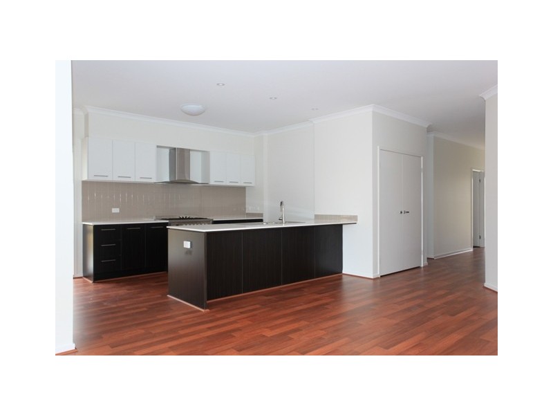 120 Mackintosh Drive, North Lakes QLD 4509