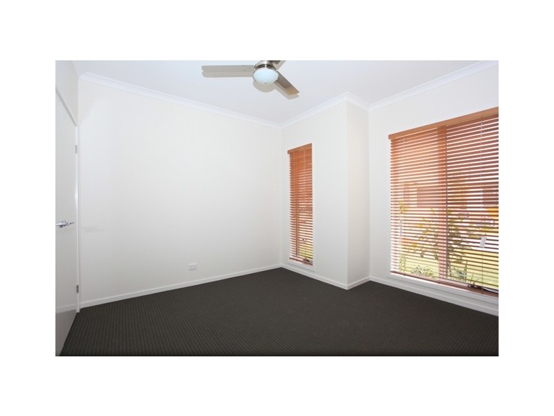 120 Mackintosh Drive, North Lakes QLD 4509
