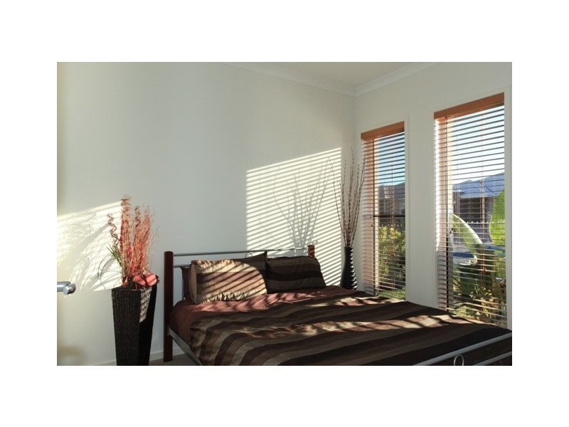 11 Chrysler Parade, North Lakes QLD 4509