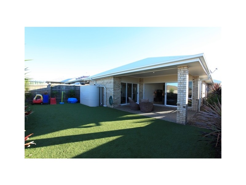 11 Chrysler Parade, North Lakes QLD 4509