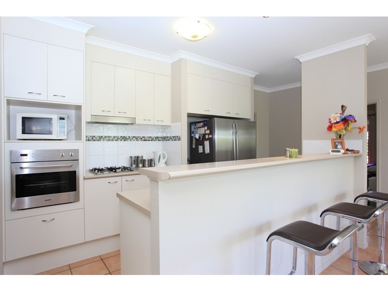 33 Cottonwood Circuit, North Lakes QLD 4509