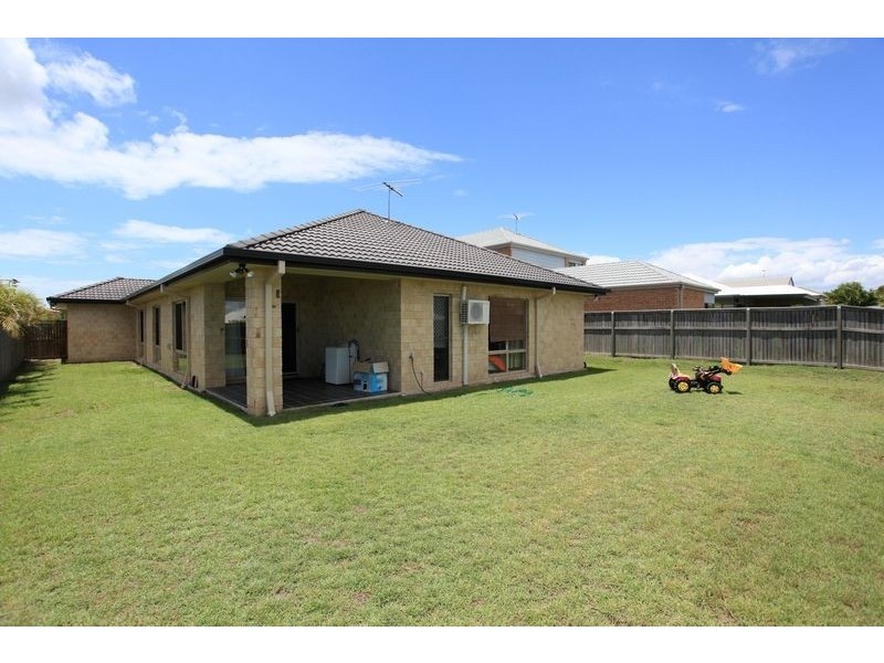 33 Cottonwood Circuit, North Lakes QLD 4509