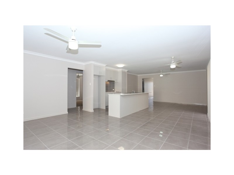 131 Mackintosh Drive, North Lakes QLD 4509