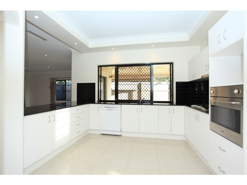 2 Redcedar Street, North Lakes QLD 4509