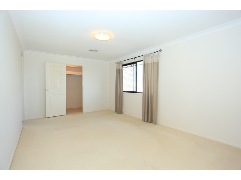 2 Redcedar Street, North Lakes QLD 4509