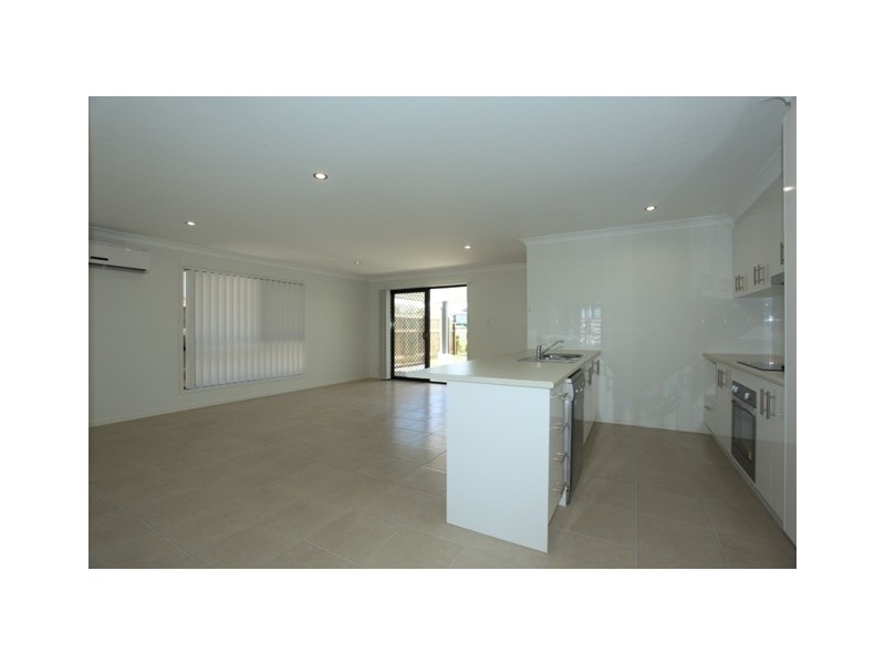 25 Merion Crescent, North Lakes QLD 4509