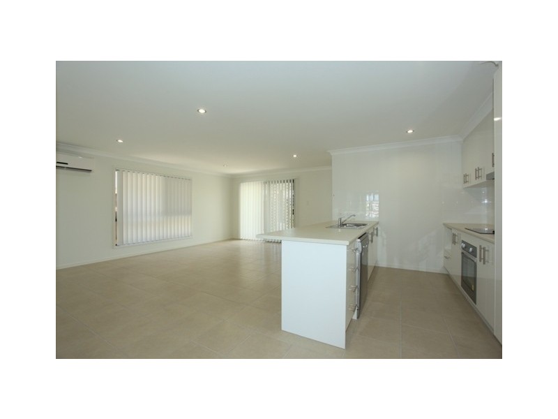 25 Merion Crescent, North Lakes QLD 4509