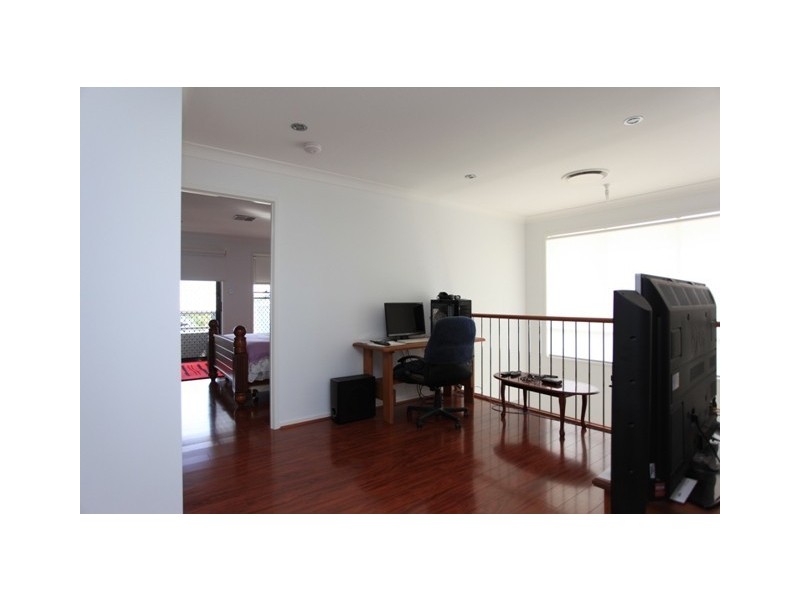 4 Crenshaw Street, North Lakes QLD 4509