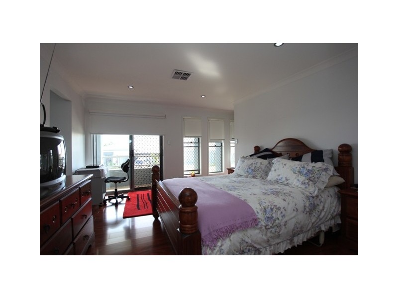 4 Crenshaw Street, North Lakes QLD 4509