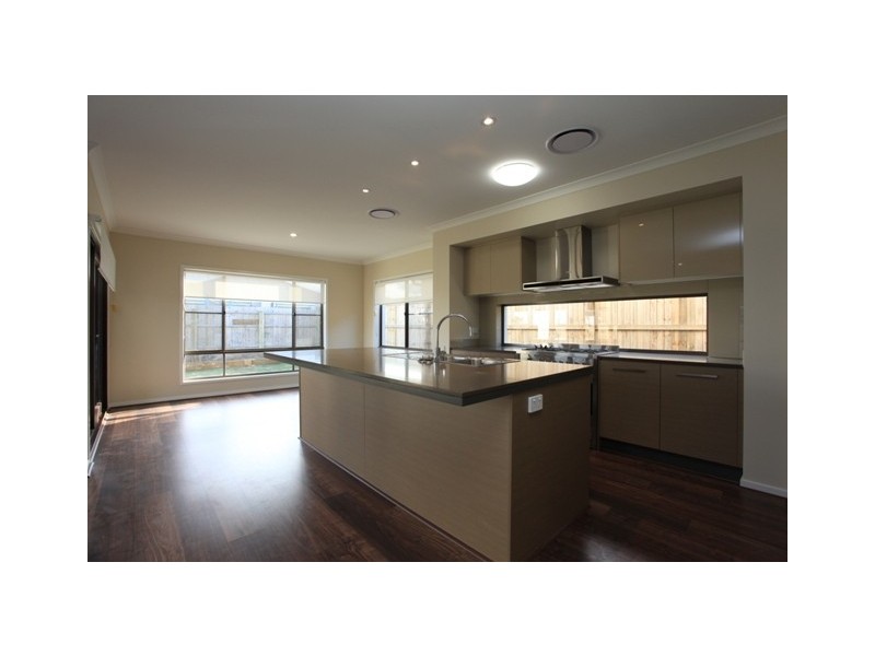 25 Lytham Circuit, North Lakes QLD 4509