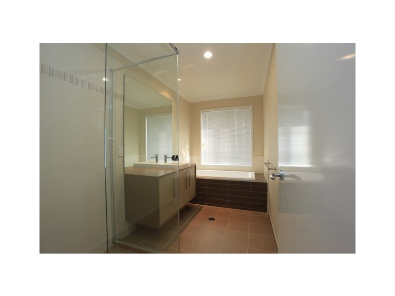 25 Lytham Circuit, North Lakes QLD 4509