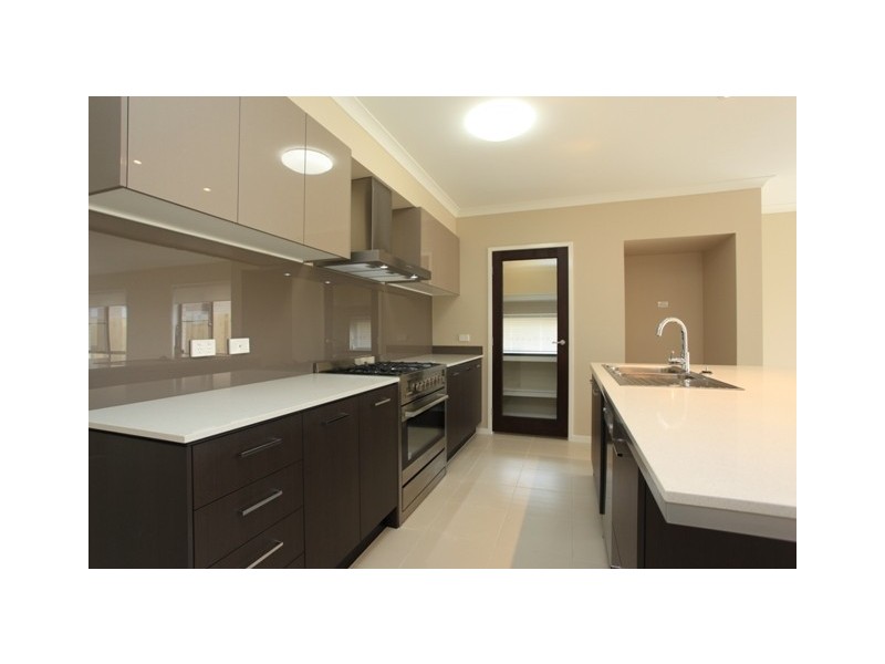 4 Wallarah Parade, North Lakes QLD 4509