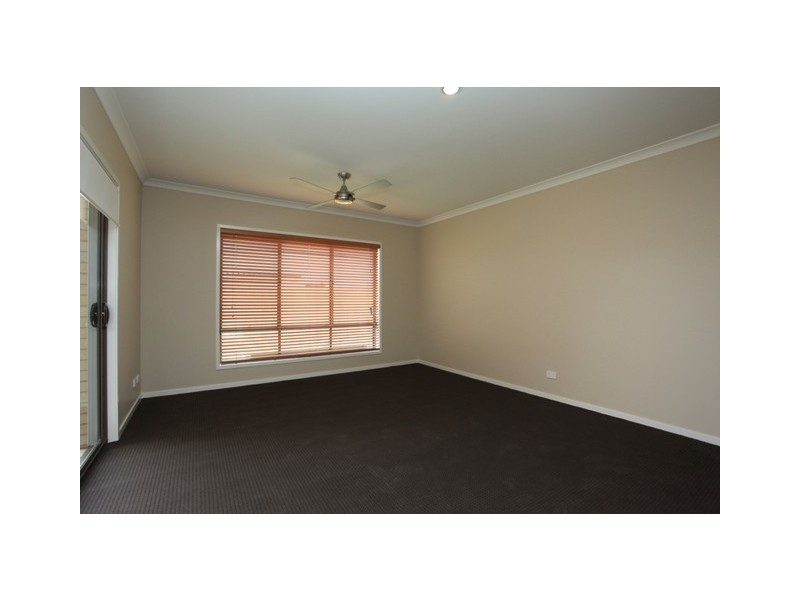 4 Wallarah Parade, North Lakes QLD 4509