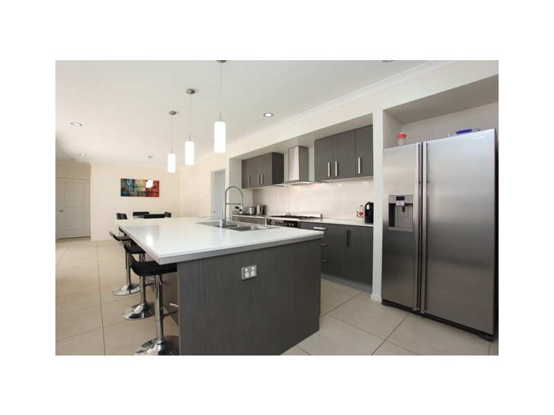 2 Yarrow Circuit, Griffin QLD 4503