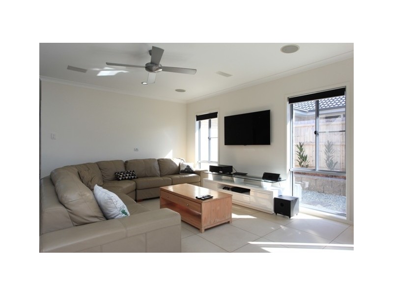 2 Yarrow Circuit, Griffin QLD 4503