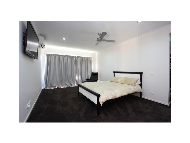 2 Yarrow Circuit, Griffin QLD 4503