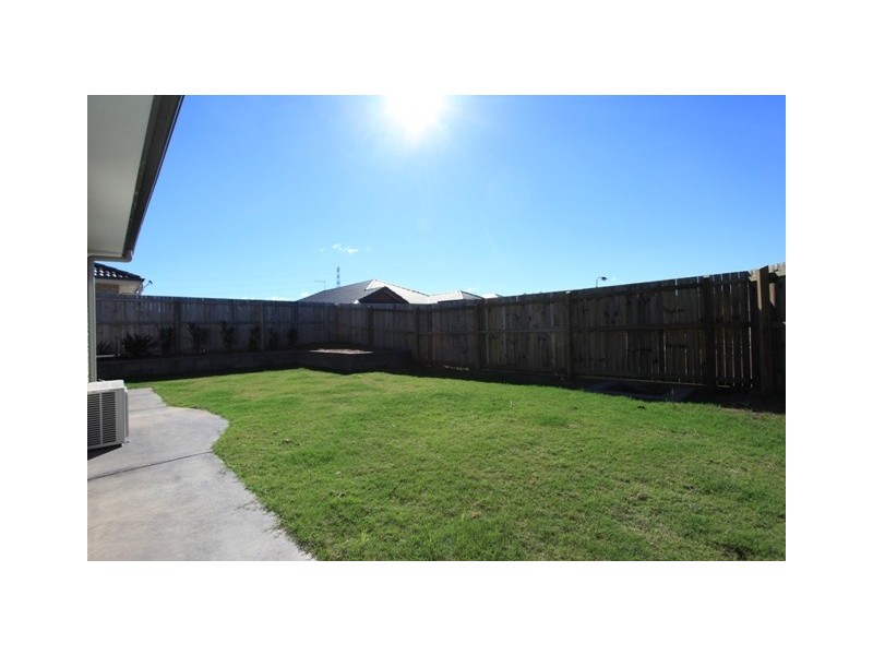 2 Yarrow Circuit, Griffin QLD 4503