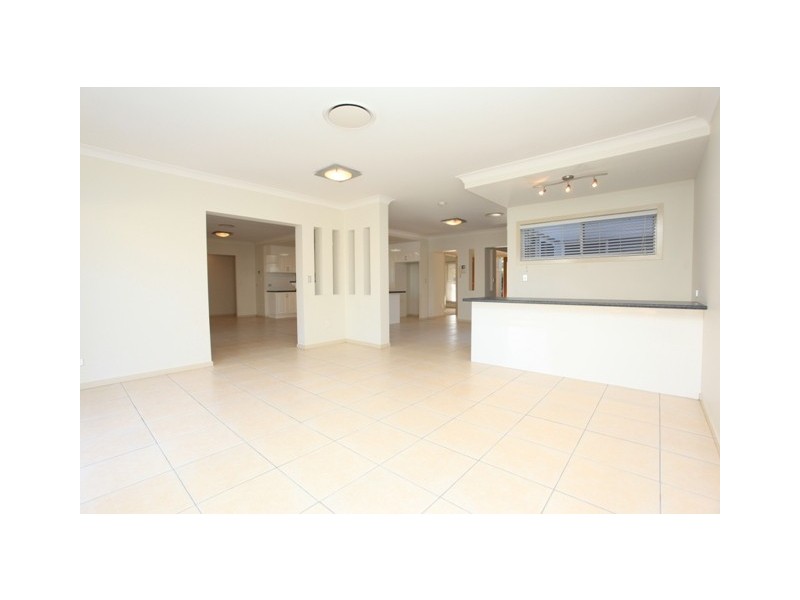 19 Bridgeport Drive, North Lakes QLD 4509