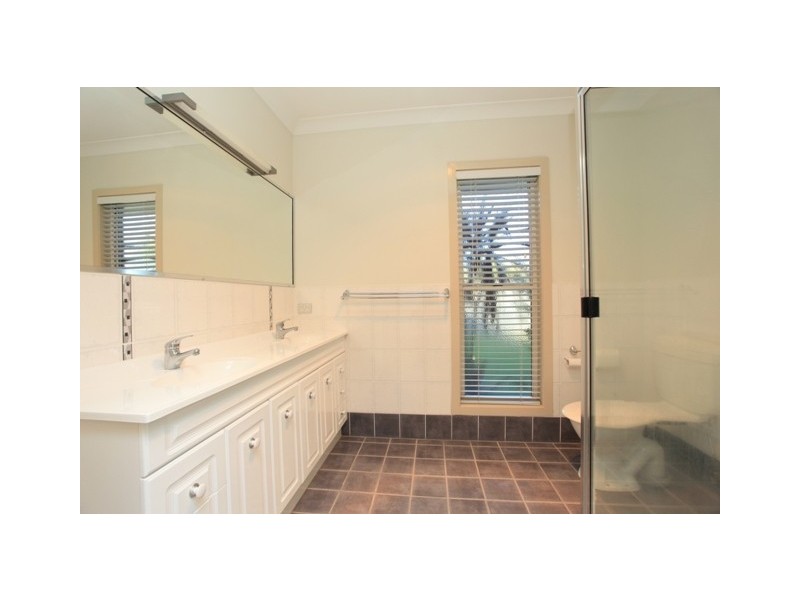 19 Bridgeport Drive, North Lakes QLD 4509