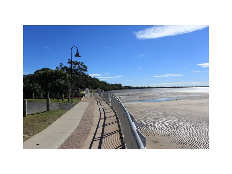 1 Esplanade, Deception Bay QLD 4508
