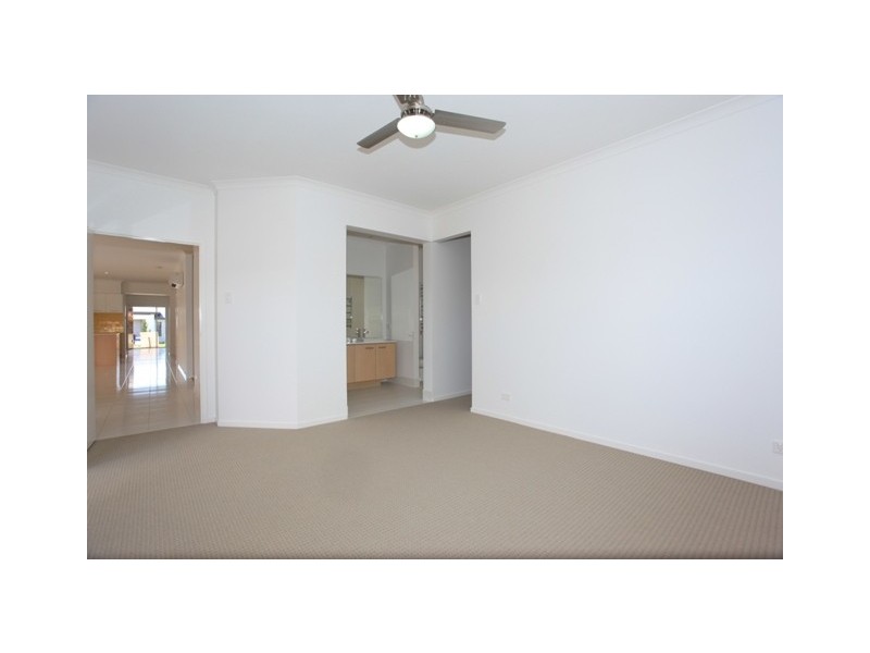 125 Mackintosh Drive, North Lakes QLD 4509