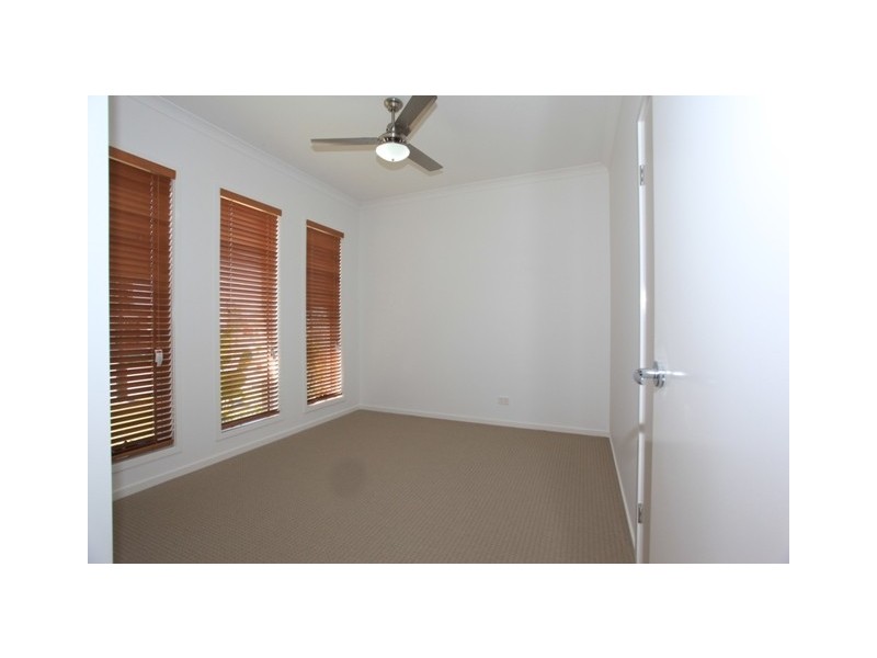 125 Mackintosh Drive, North Lakes QLD 4509