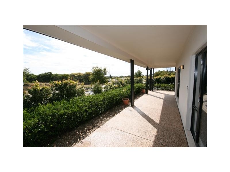 33 Dotterel Crescent, North Lakes QLD 4509