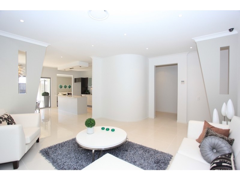 2 Moloney Place, North Lakes QLD 4509