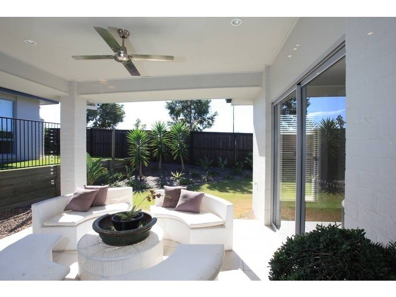 2 Moloney Place, North Lakes QLD 4509