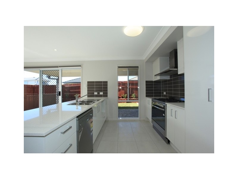 14 Hartley Crescent, North Lakes QLD 4509