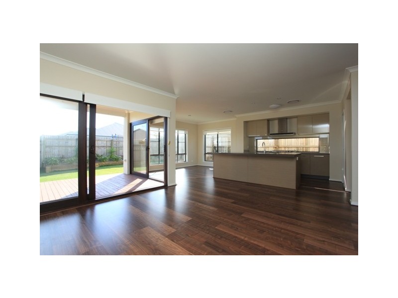 25 Lytham Circuit, North Lakes QLD 4509