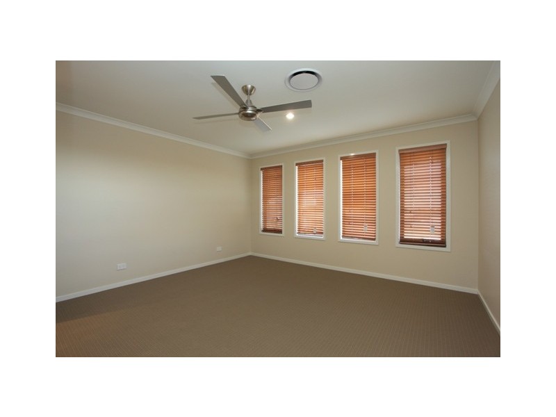 25 Lytham Circuit, North Lakes QLD 4509