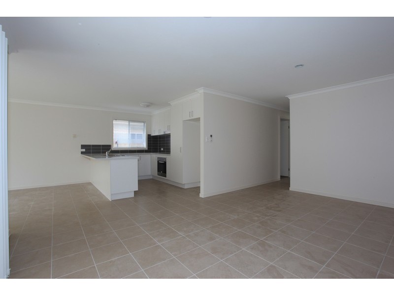 16 Moonie Crescent, North Lakes QLD 4509