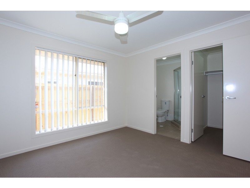 16 Moonie Crescent, North Lakes QLD 4509