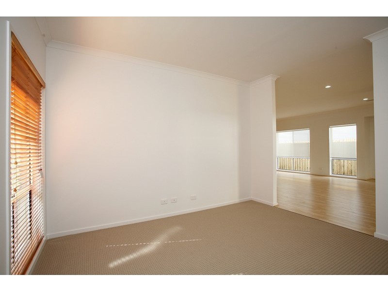 5 Player Street, North Lakes QLD 4509