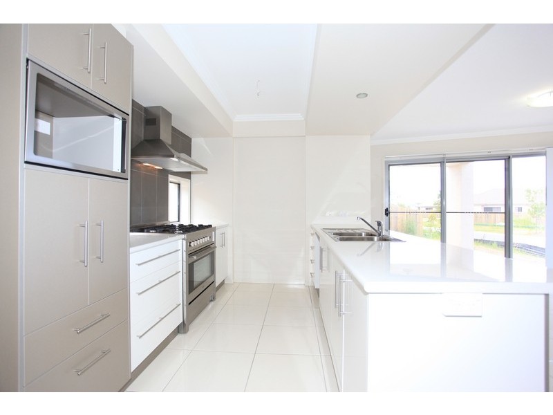 2 Lomond Street, North Lakes QLD 4509