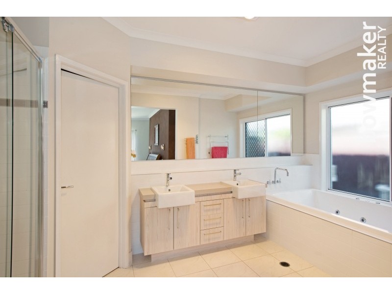 4 Trevino Parade, North Lakes QLD 4509