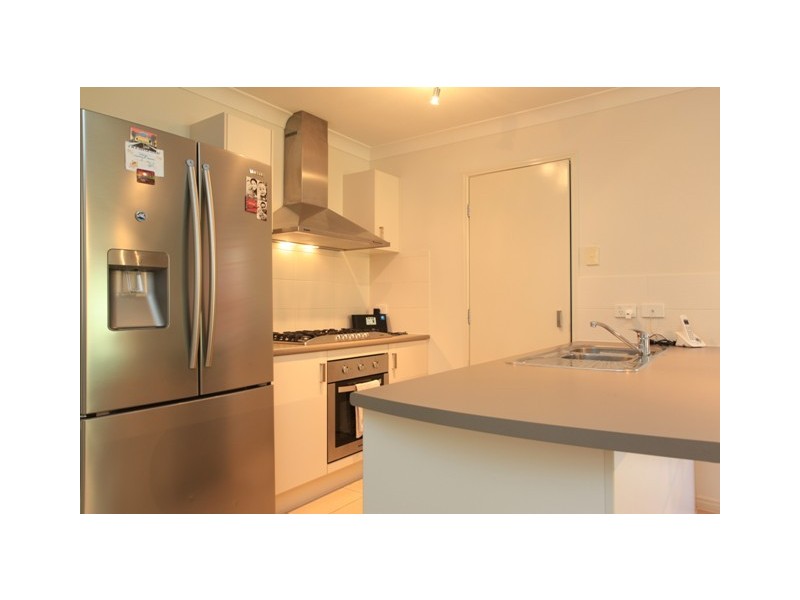 90 Mackintosh Drive, North Lakes QLD 4509