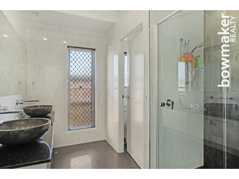 27 Kakadu Court, North Lakes QLD 4509