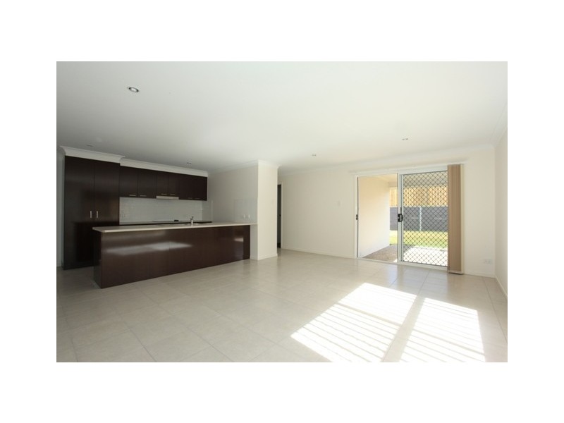 10 Bowerbird Crescent – ESSENCIA, Dakabin QLD 4503