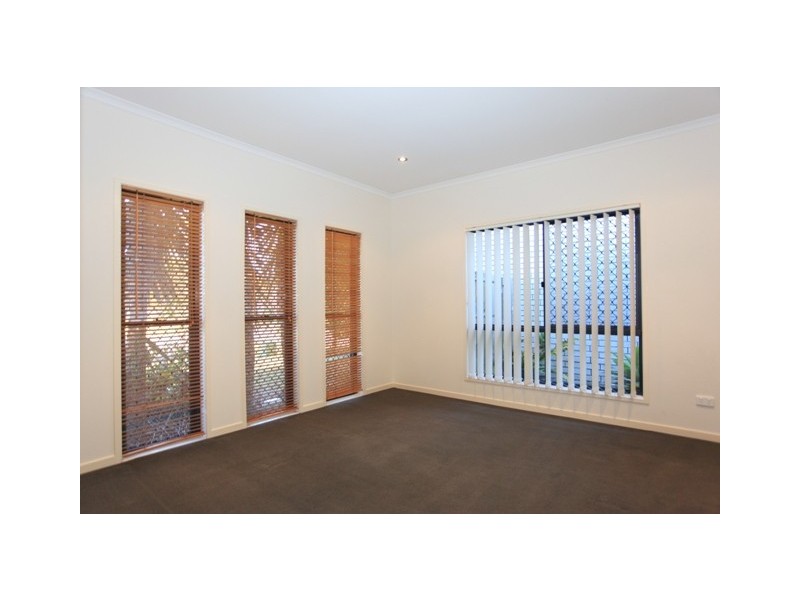 13 Pandorea Street, North Lakes QLD 4509