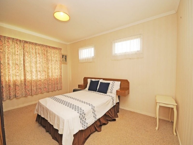 10 Porter Street, Redcliffe QLD 4020