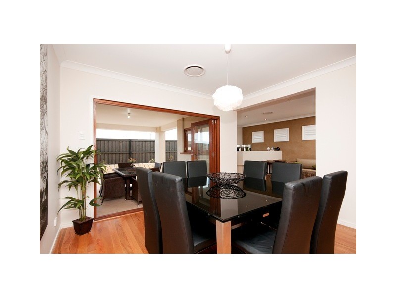 38 Williams Crescent, North Lakes QLD 4509