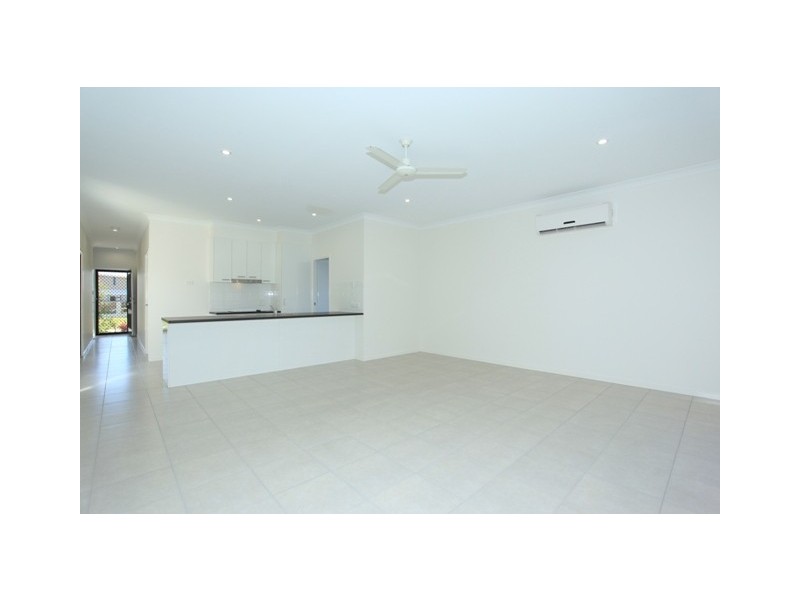 27 Friars Crescent, North Lakes QLD 4509