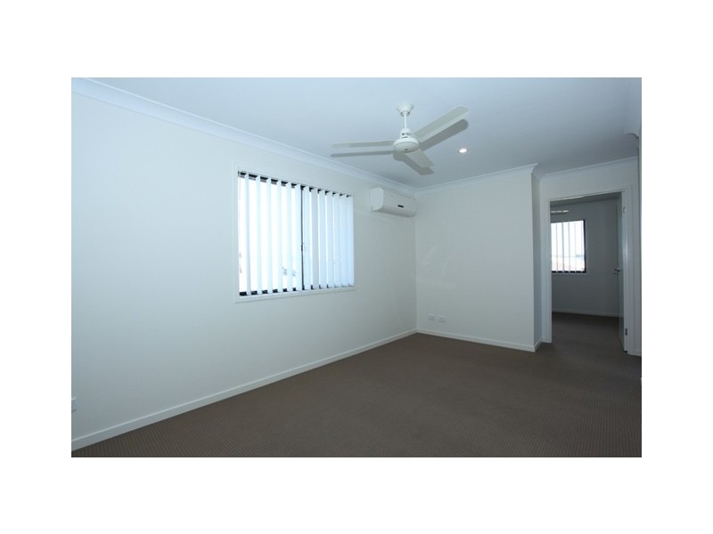 27 Friars Crescent, North Lakes QLD 4509