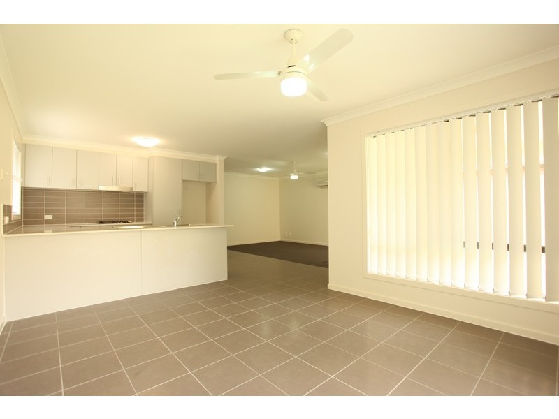 68 Mackintosh Drive, North Lakes QLD 4509