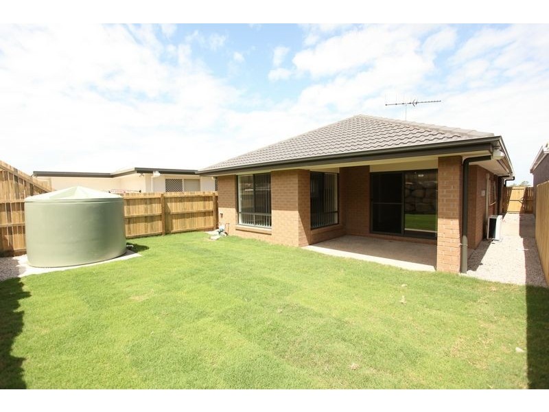 68 Mackintosh Drive, North Lakes QLD 4509